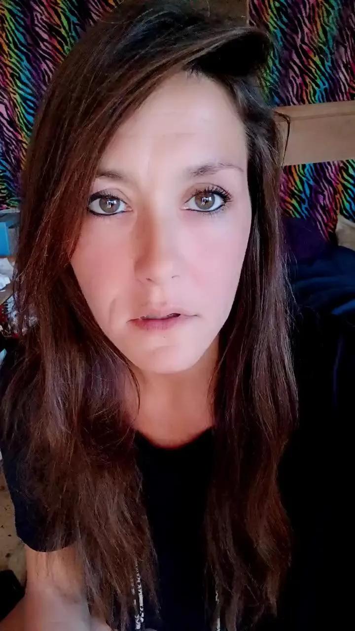 Offline NomadKitty on Cam4