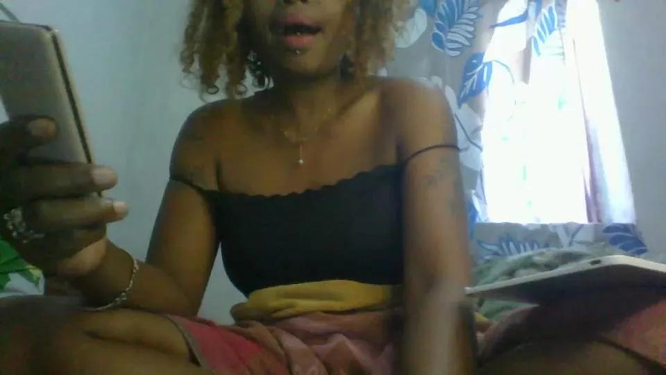 Offline Nrina on Cam4