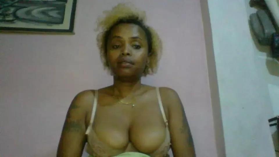 Offline Nrina on Cam4