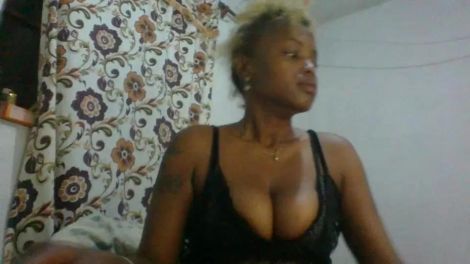 Offline Nrina on Cam4