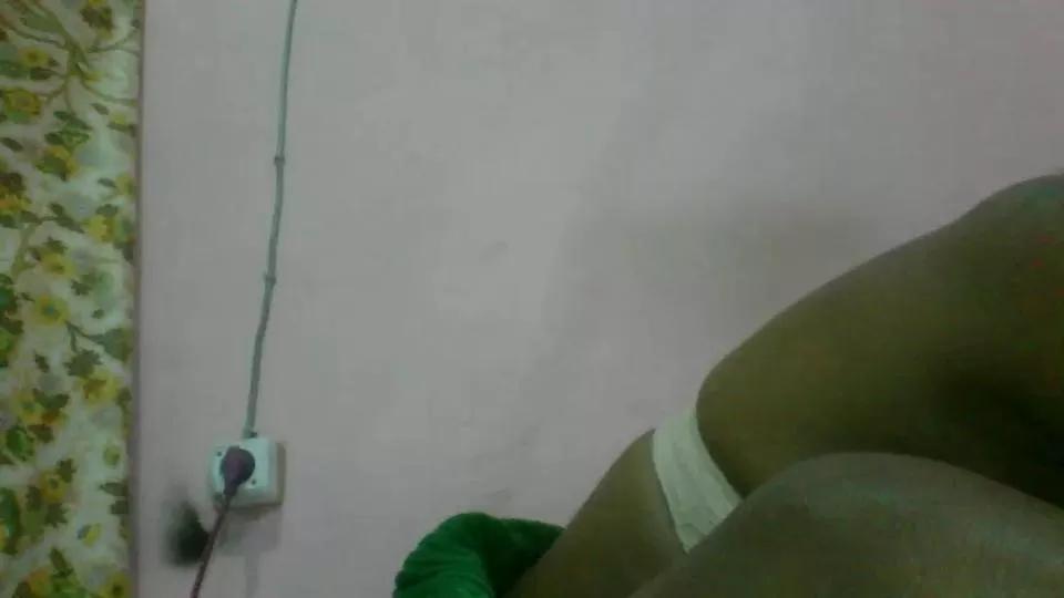 Offline Nrina on Cam4