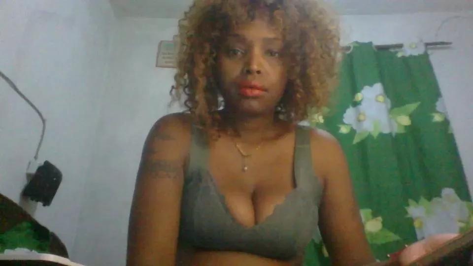 Offline Nrina on Cam4