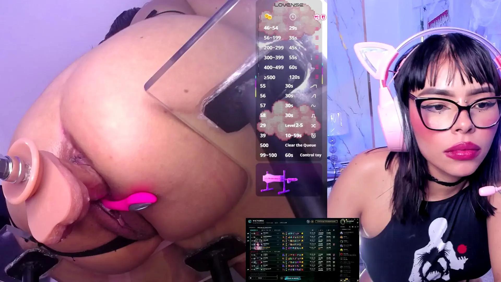 Freechat Nyveth on Cam4