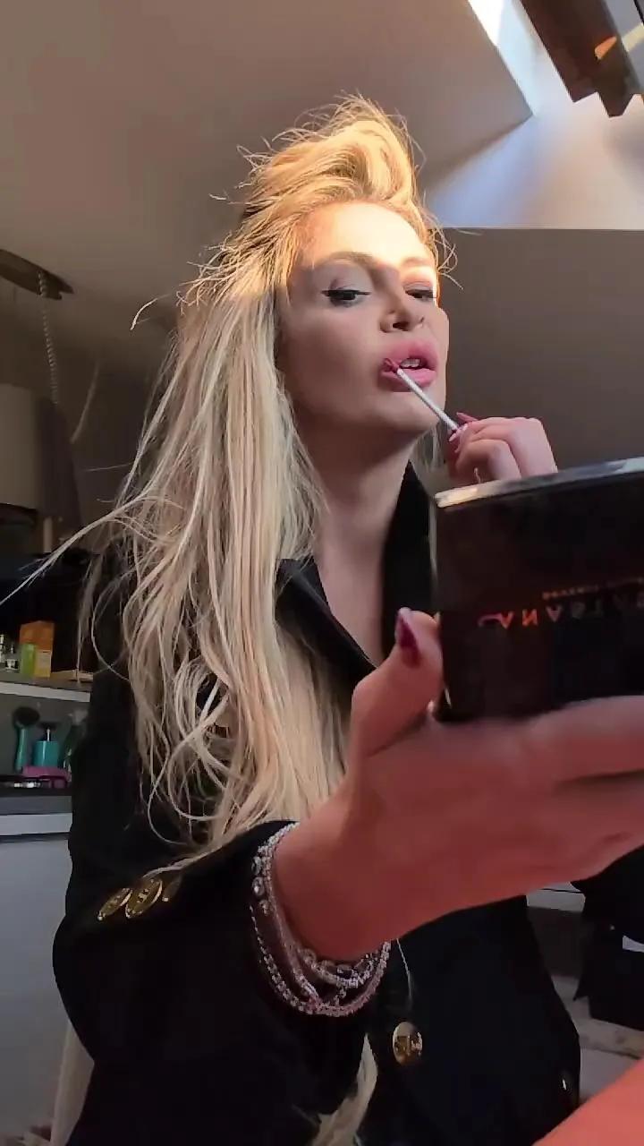 NyxBaroness — Freechat on Cam4