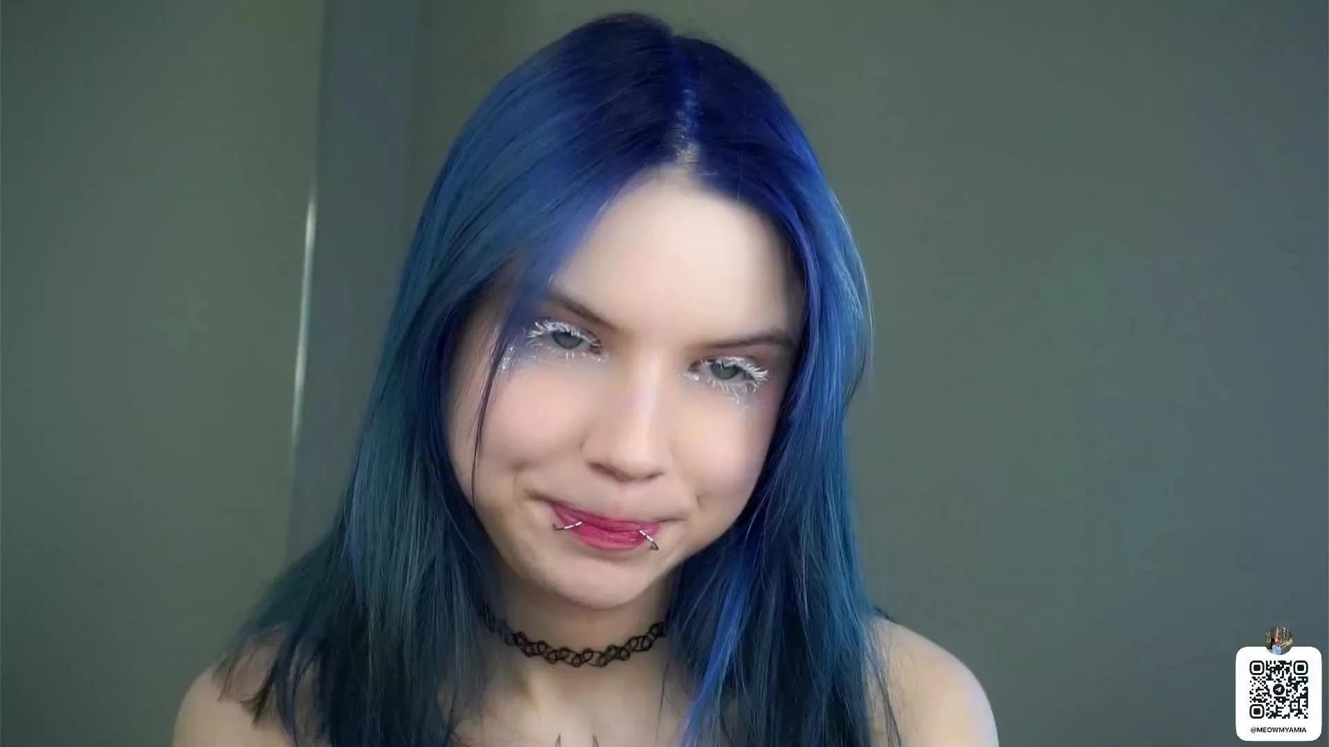 Offline OdelinaDwinell on Cam4