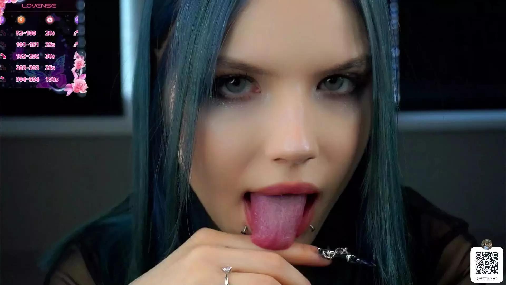 Offline OdelinaDwinell on Cam4