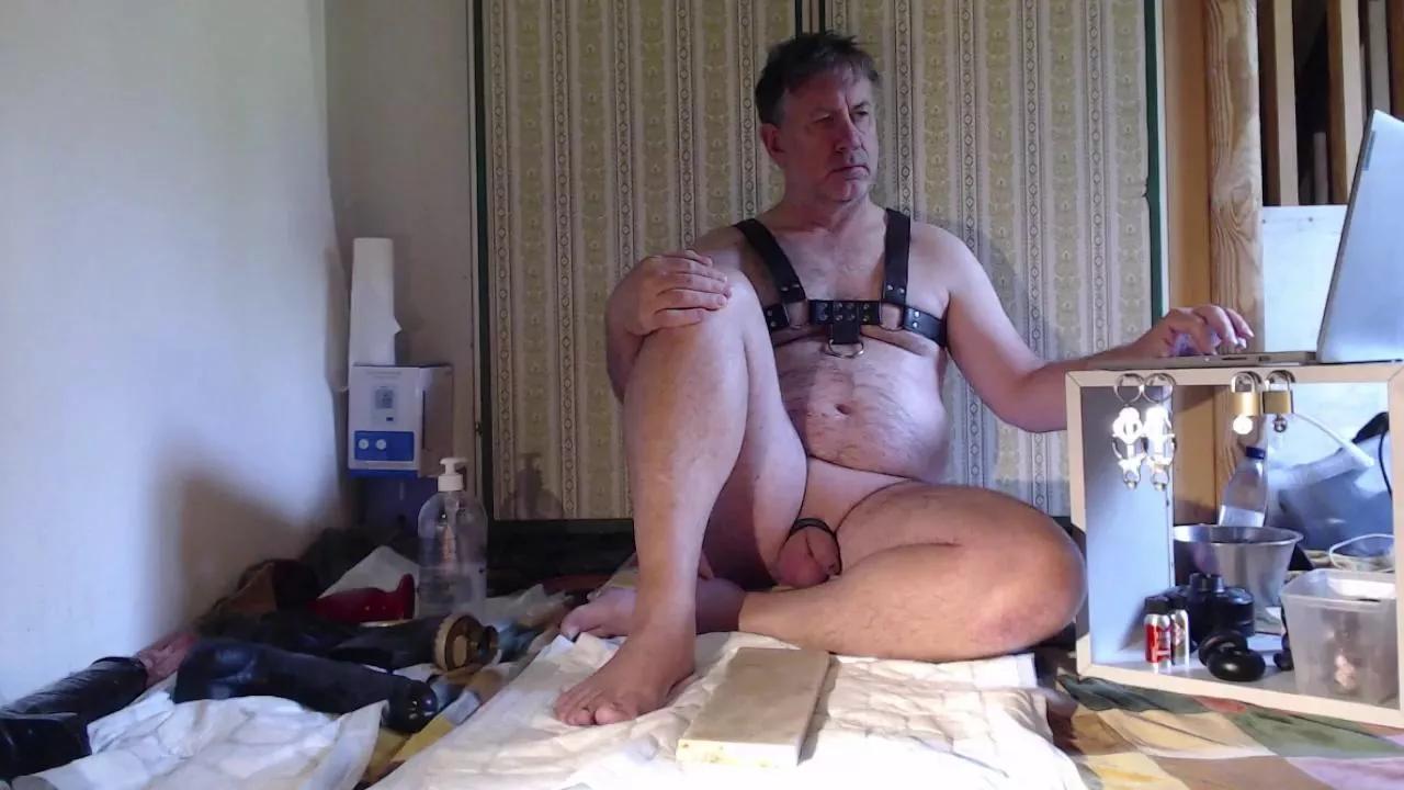 Offline okavango on Cam4
