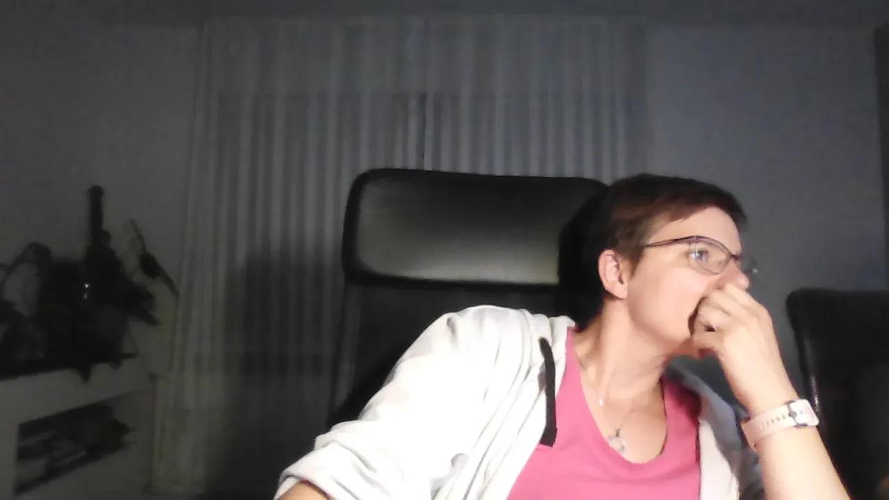 Offline oOSUSIOo on Cam4