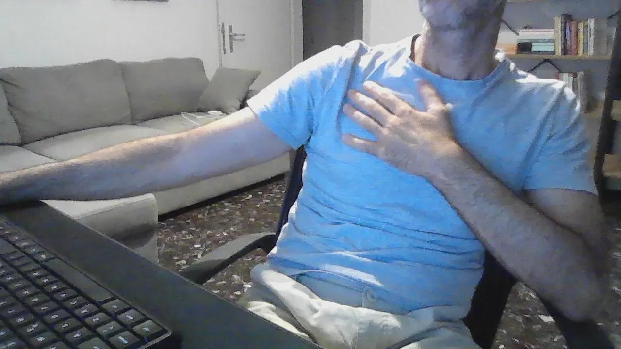 Offline orwar on Cam4