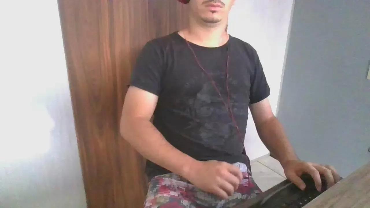 Pablopy00 — Freechat on Cam4