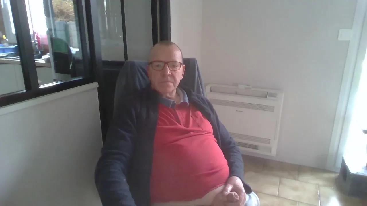 page5911826 — Freechat on Cam4