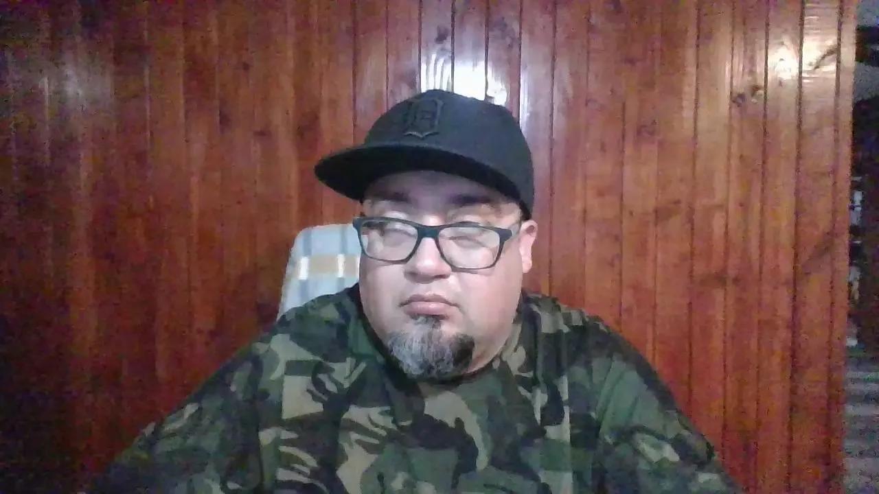 pandi_ternurit4 — Freechat on Cam4