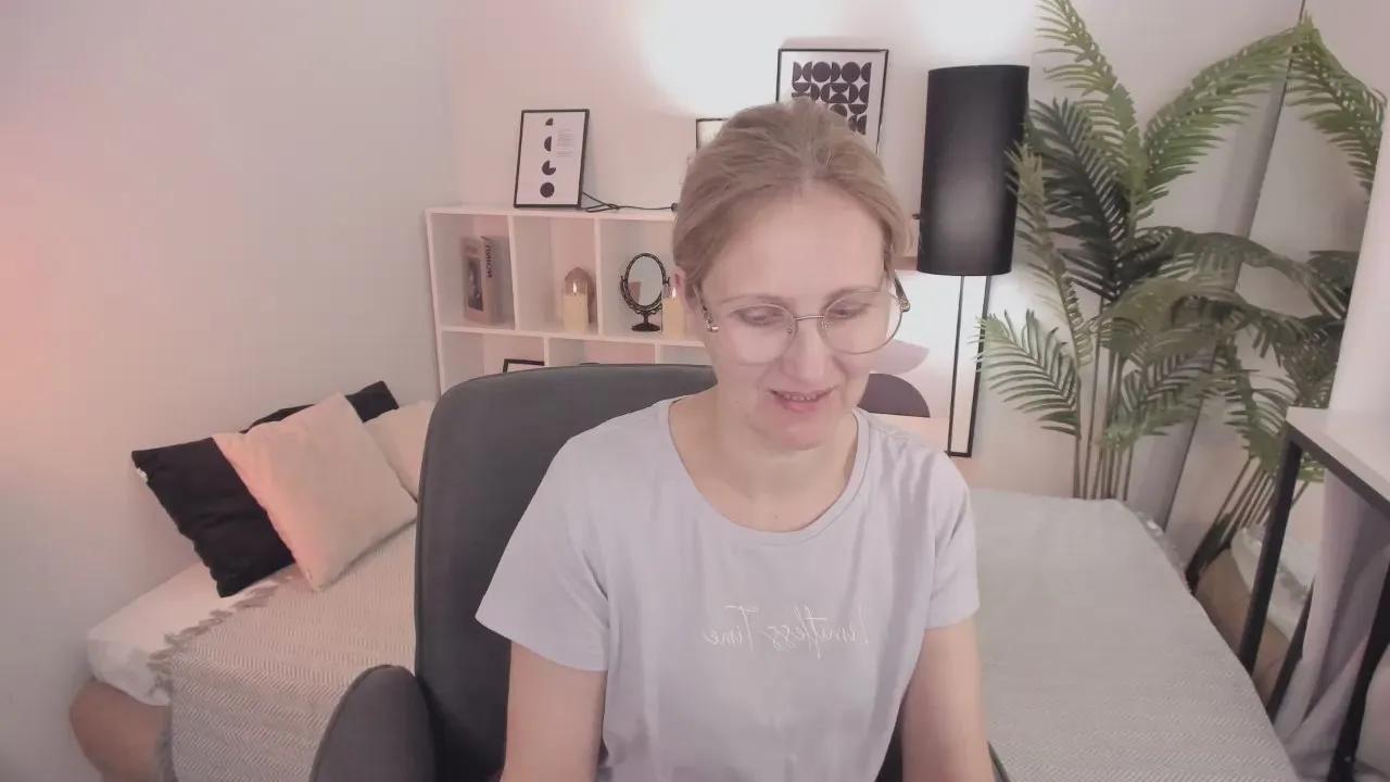 ParisCherry — Freechat on Cam4