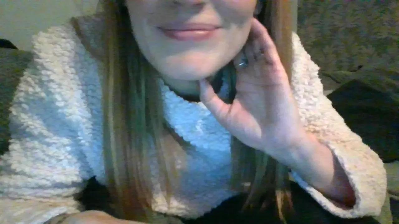 Offline PeachPudding on Cam4