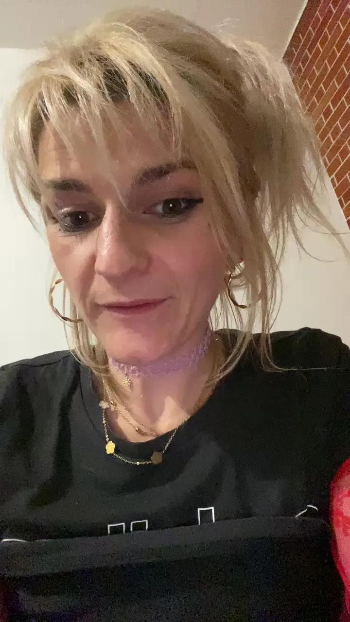 Offline Pechefraise30 on Cam4