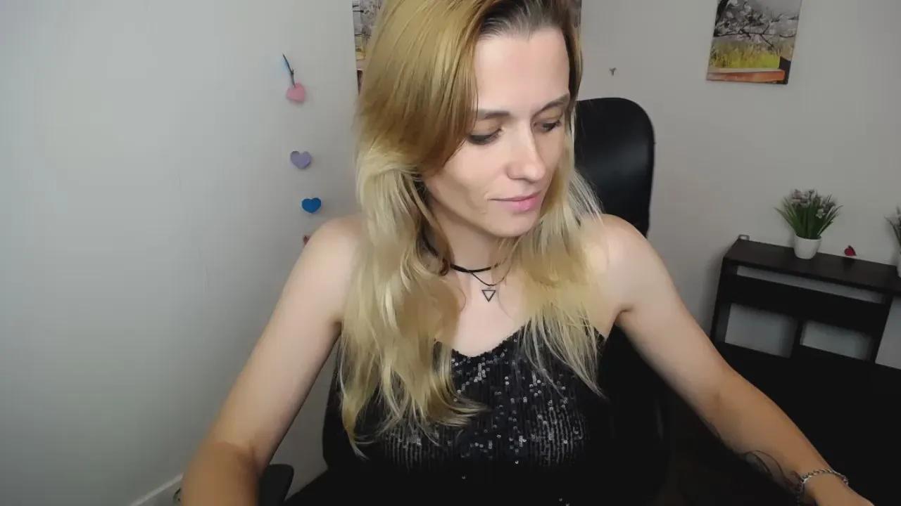 PeppyMia on Cam4 