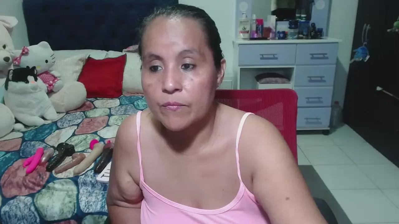 Offline pervert_hot4 on Cam4