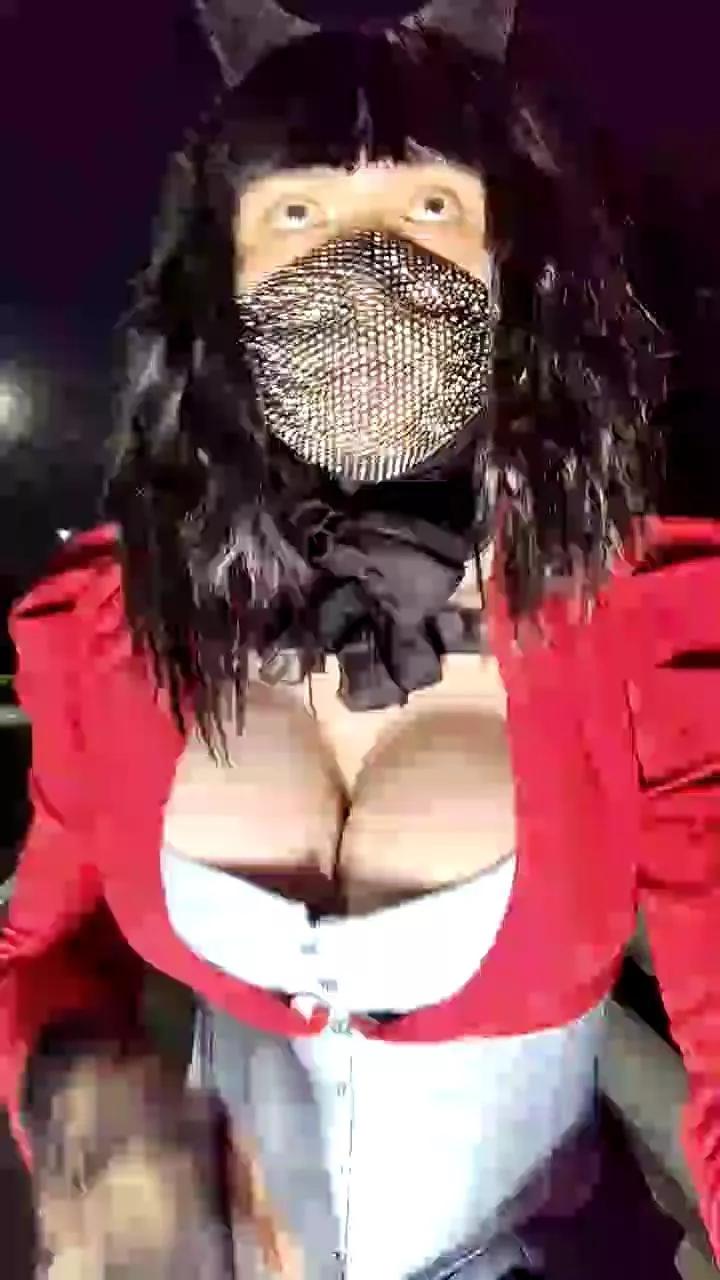 Offline pervertedslut1 on Cam4