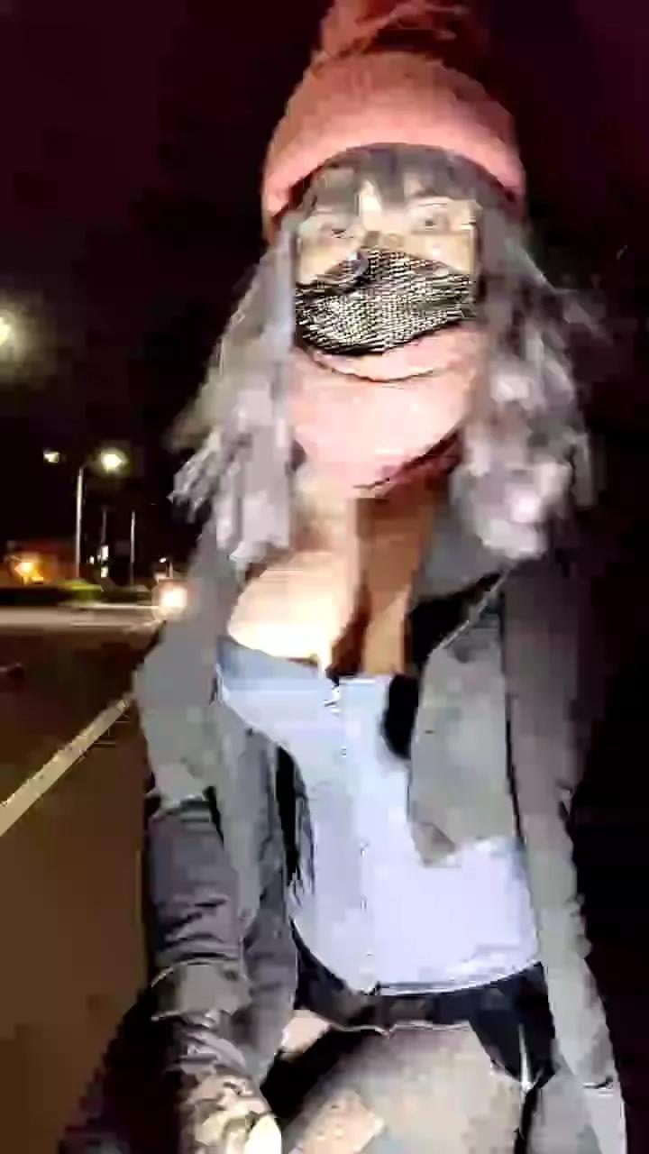 Offline pervertedslut1 on Cam4