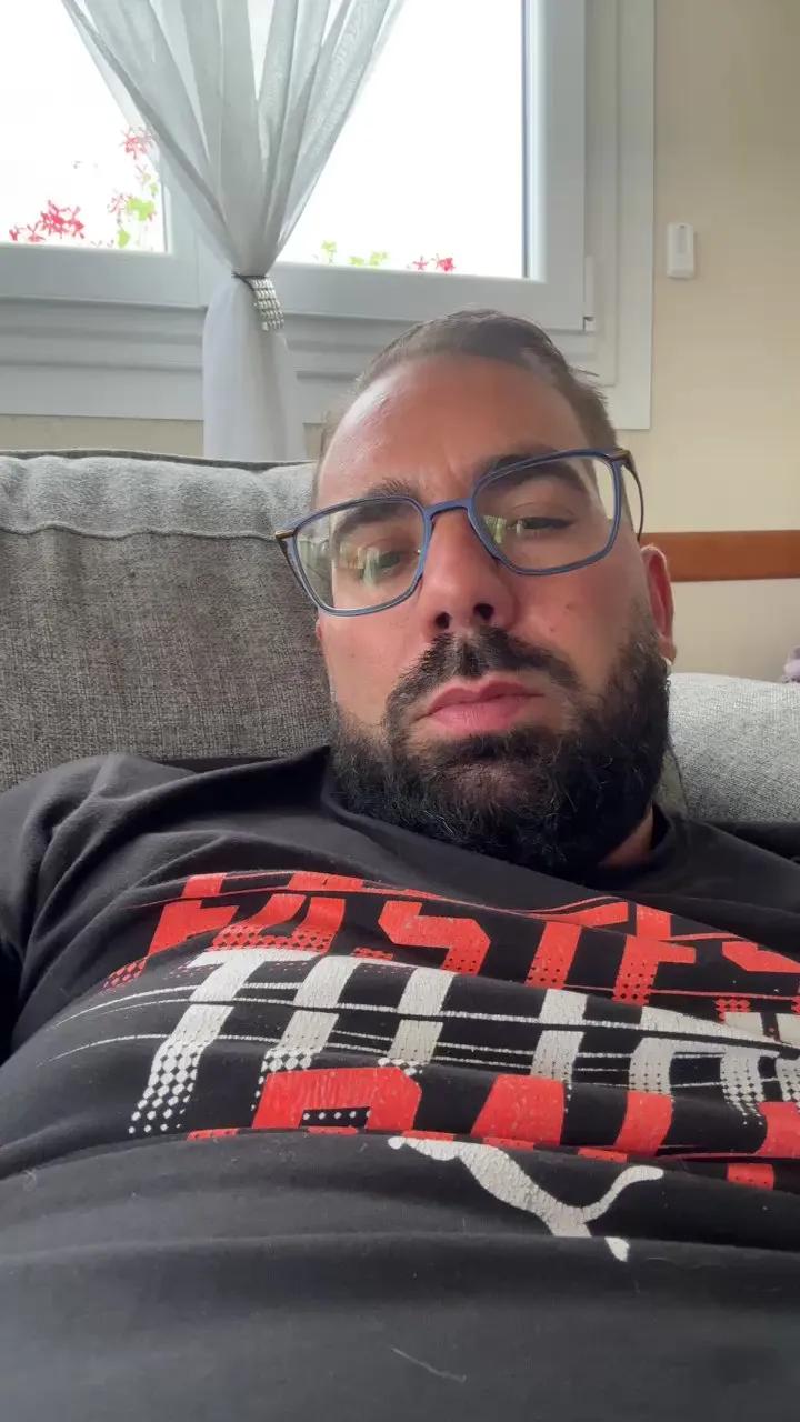 Offline Petitebsexy on Cam4