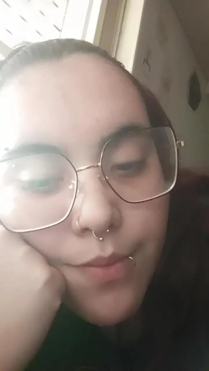 poisondaysi1 — Freechat on Cam4