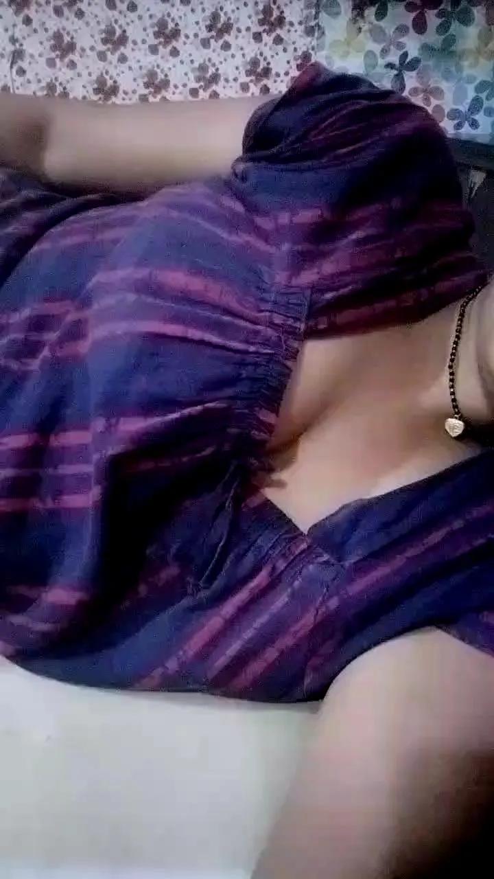 Pooja1990 on Cam4 