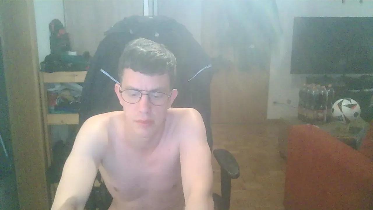 poppen2023 on Cam4 
