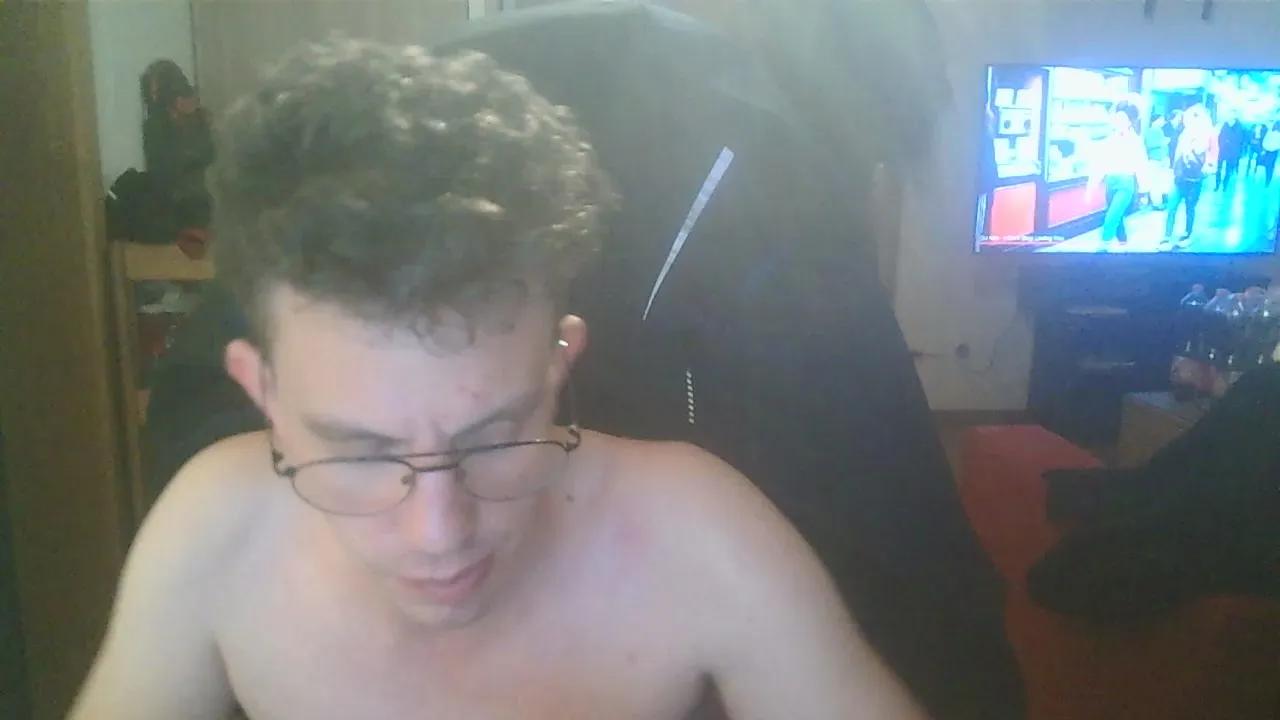 poppen2023 on Cam4 