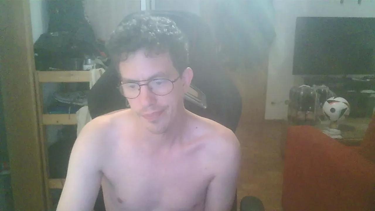poppen2023 on Cam4 