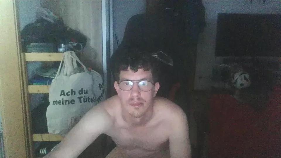 poppen2023 on Cam4 