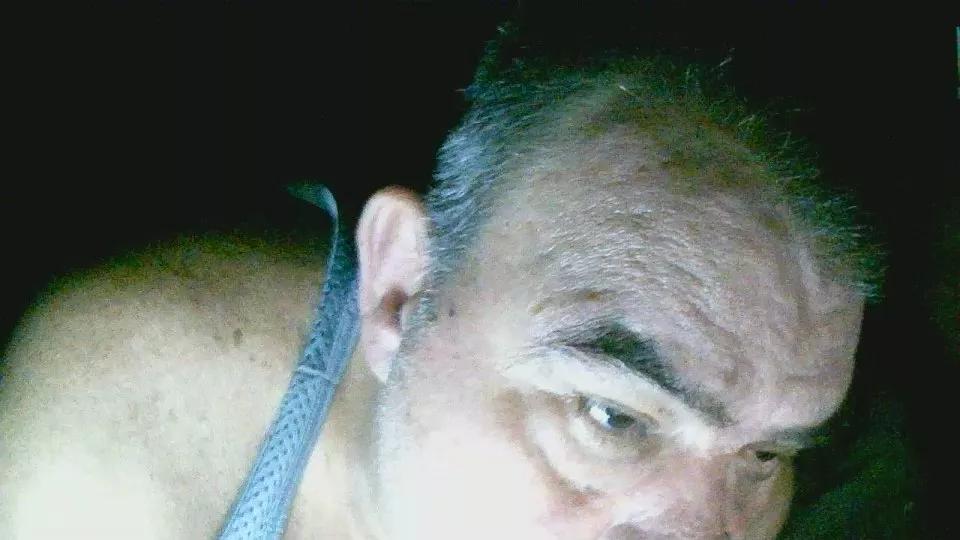 Offline praia_grande on Cam4