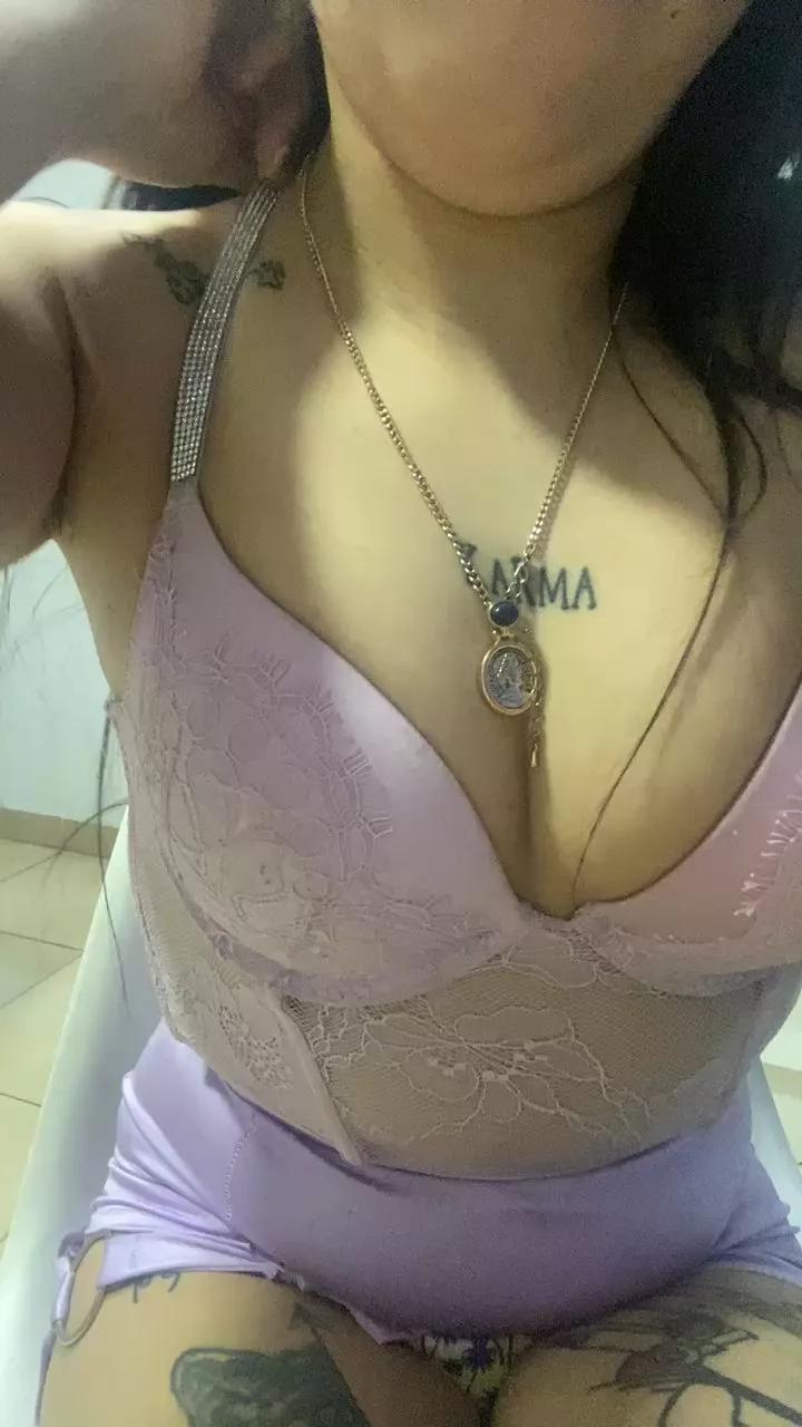 Queeen00 on Cam4 