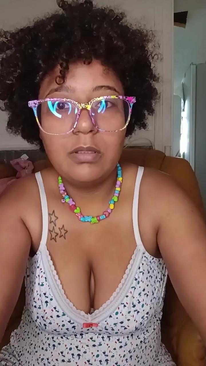 Queen_Alicia — Freechat on Cam4