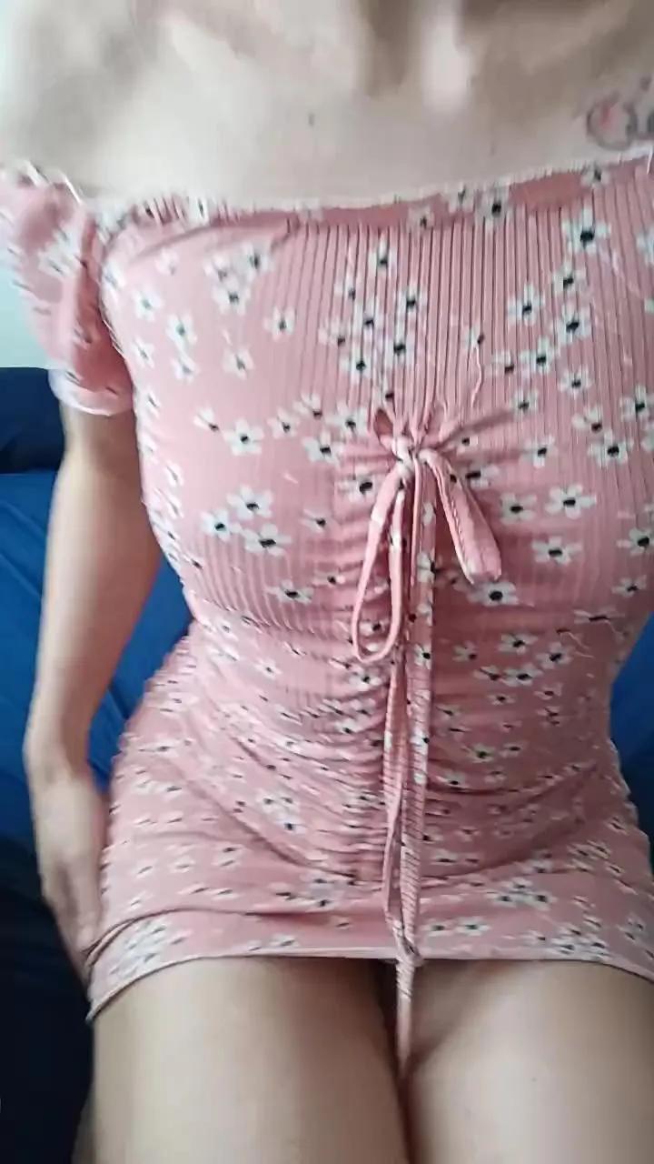 Offline Queen_hot888 on Cam4