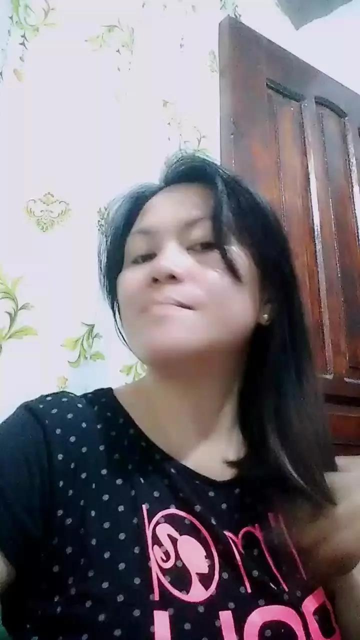 Offline Queenbee82 on Cam4