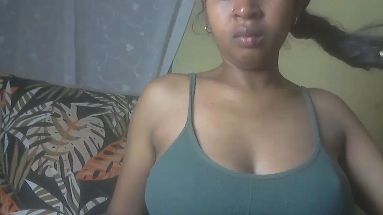 queenihot on Cam4 