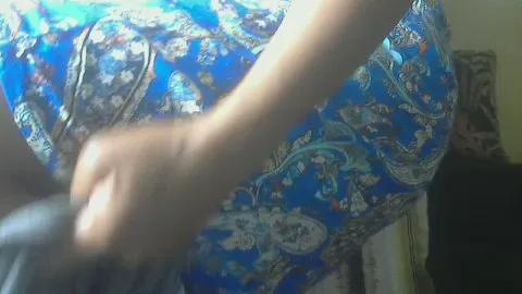 queenihot on Cam4 