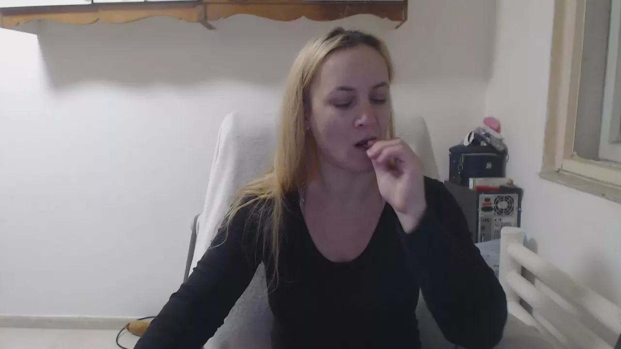 queensinner on Cam4 