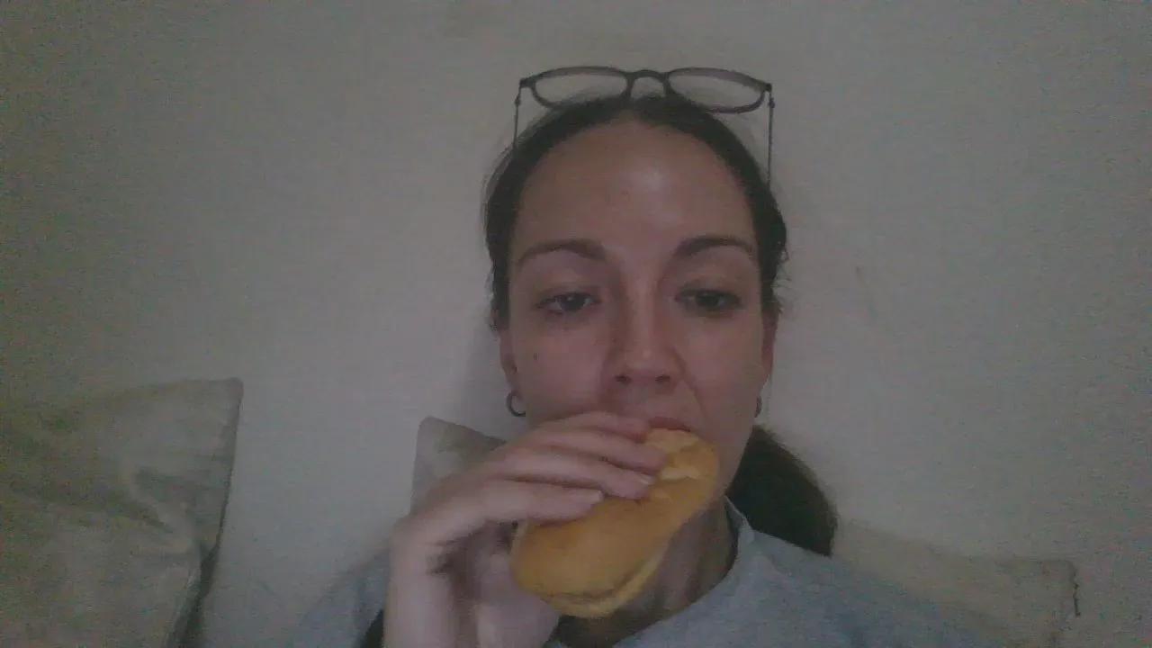 Offline Quenomirees on Cam4