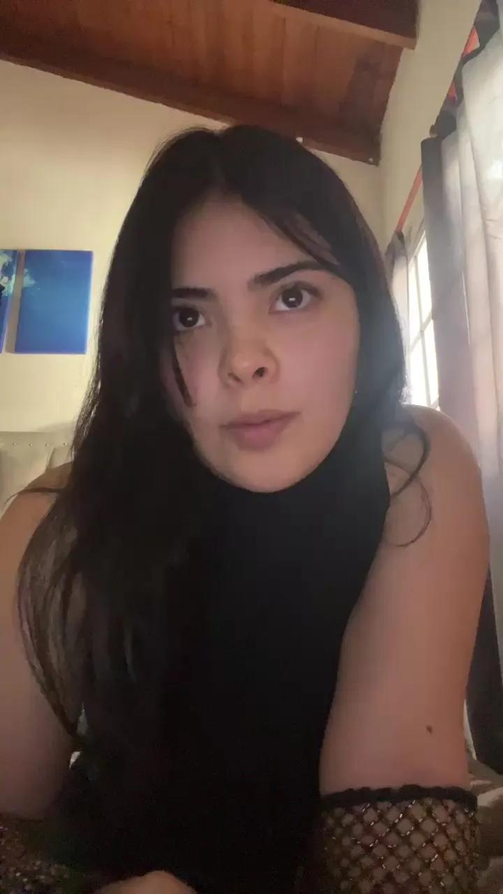 rebeccahills on Cam4 