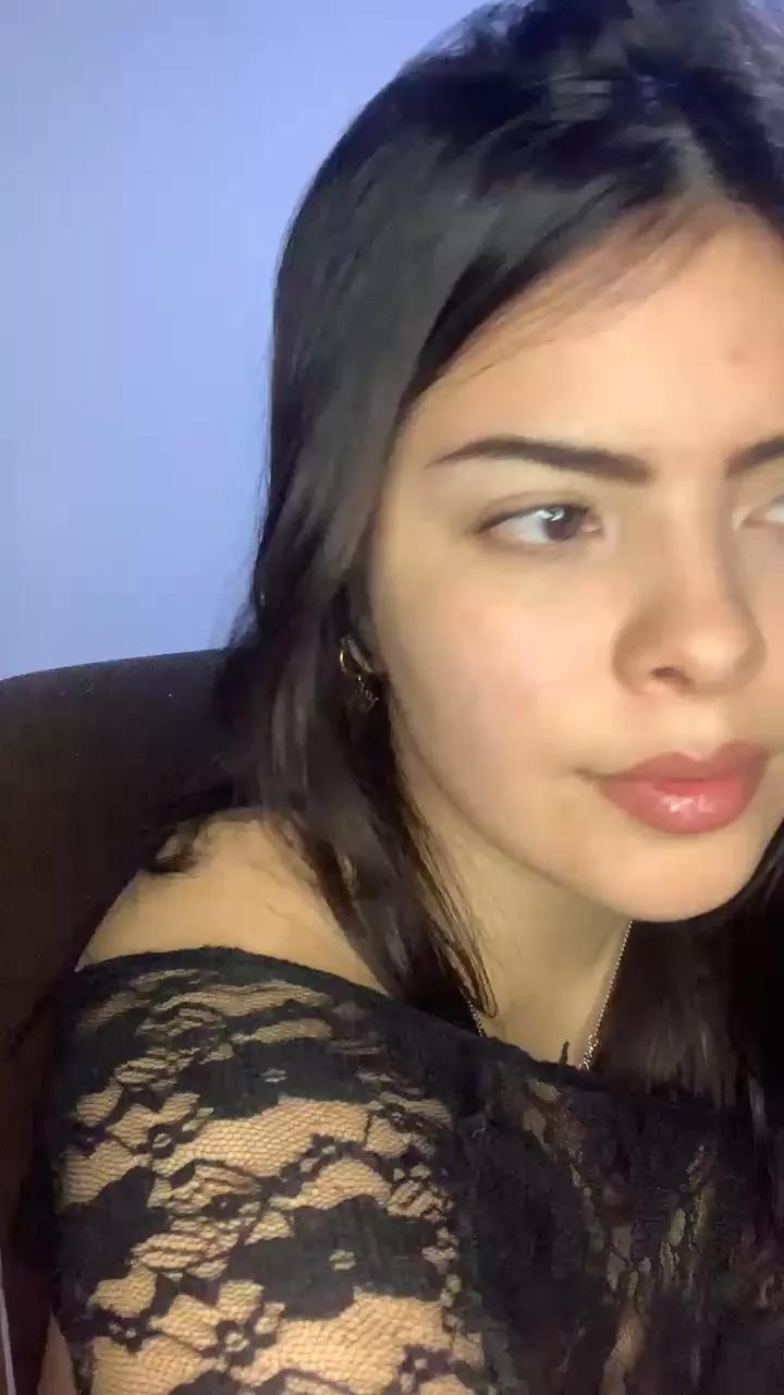 rebeccahills on Cam4 