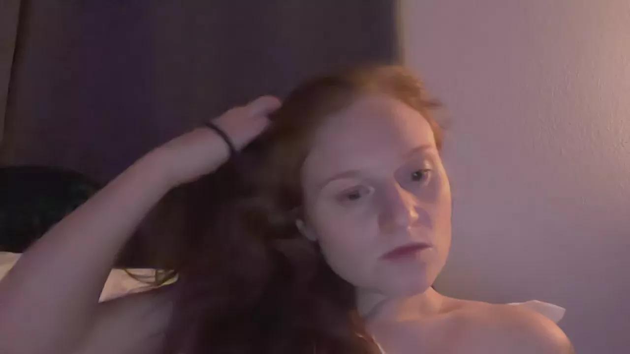 RedHeadeadSweet on Cam4 