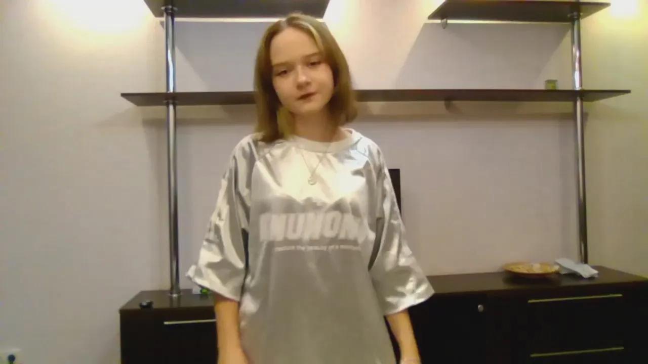 RemonaBoulton —  #striptease #ass #schoolgirl #cute