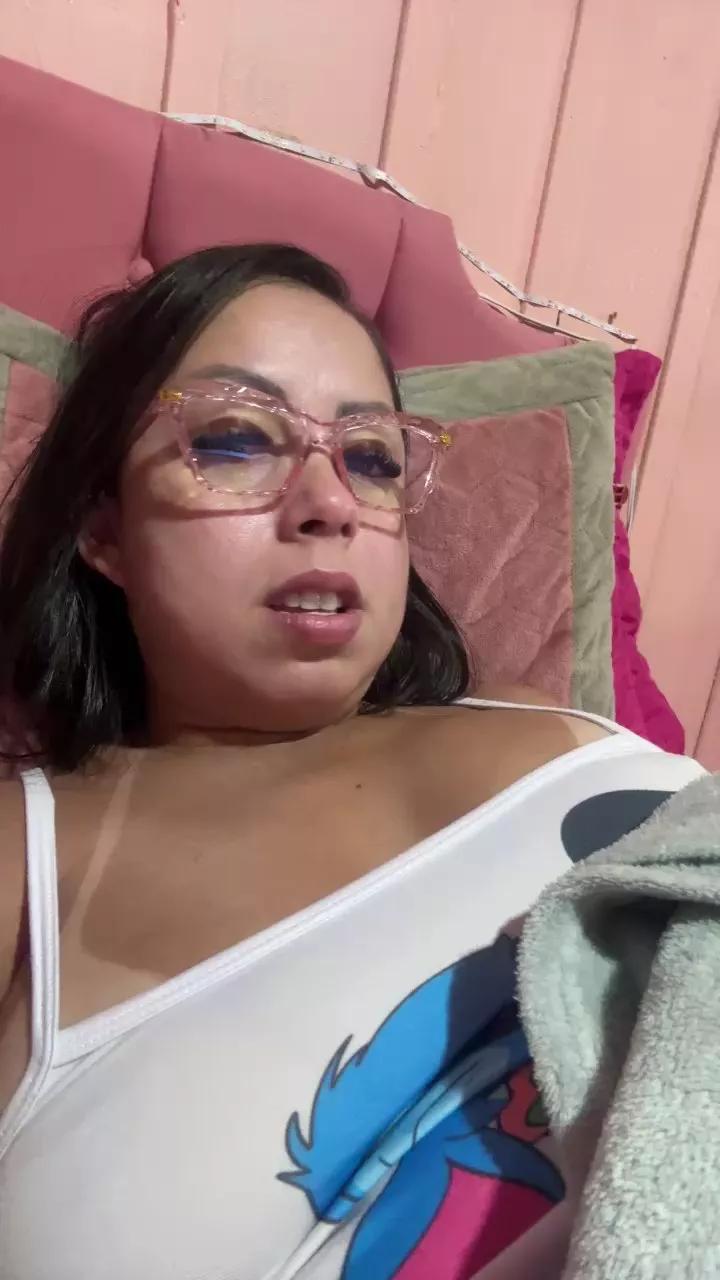 Renatinhaaaa on Cam4 
