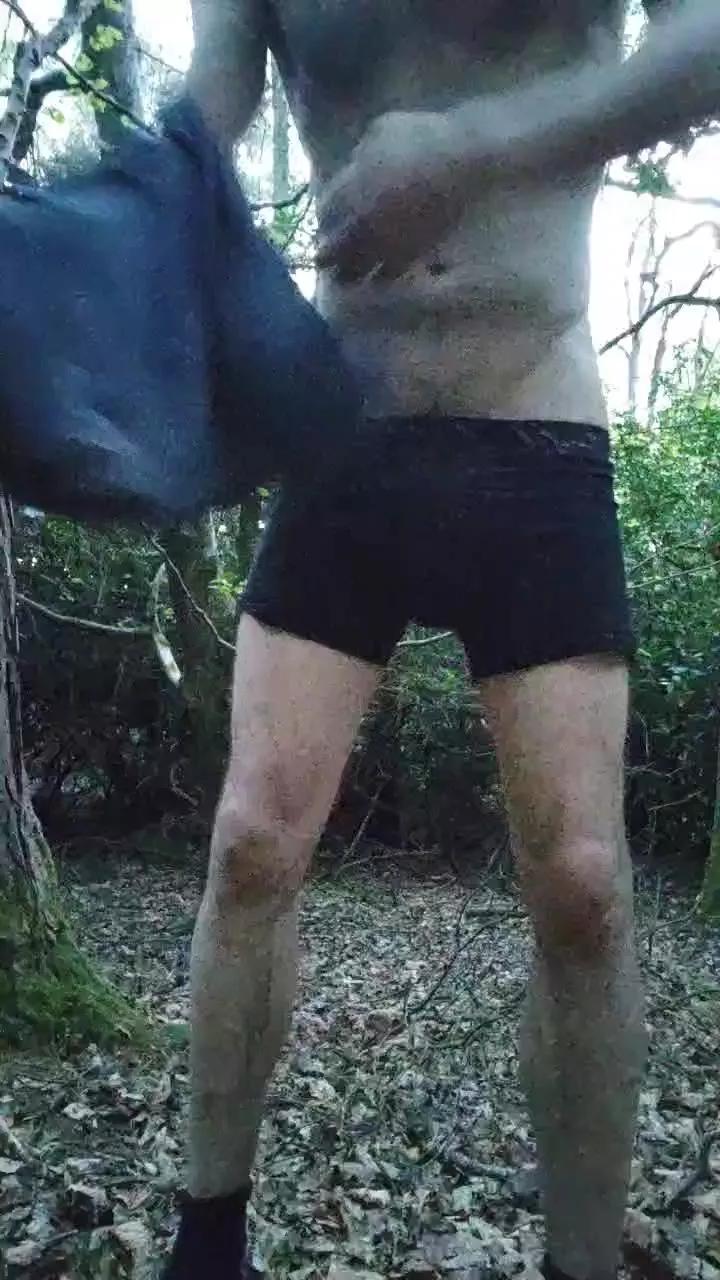 Offline Roomenez on Cam4