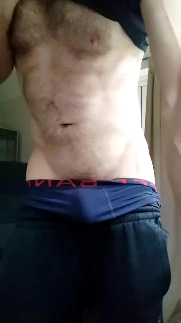 Offline Roomenez on Cam4