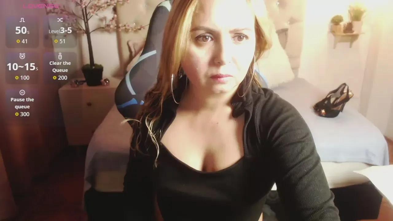 Offline Rose_meyer on Cam4