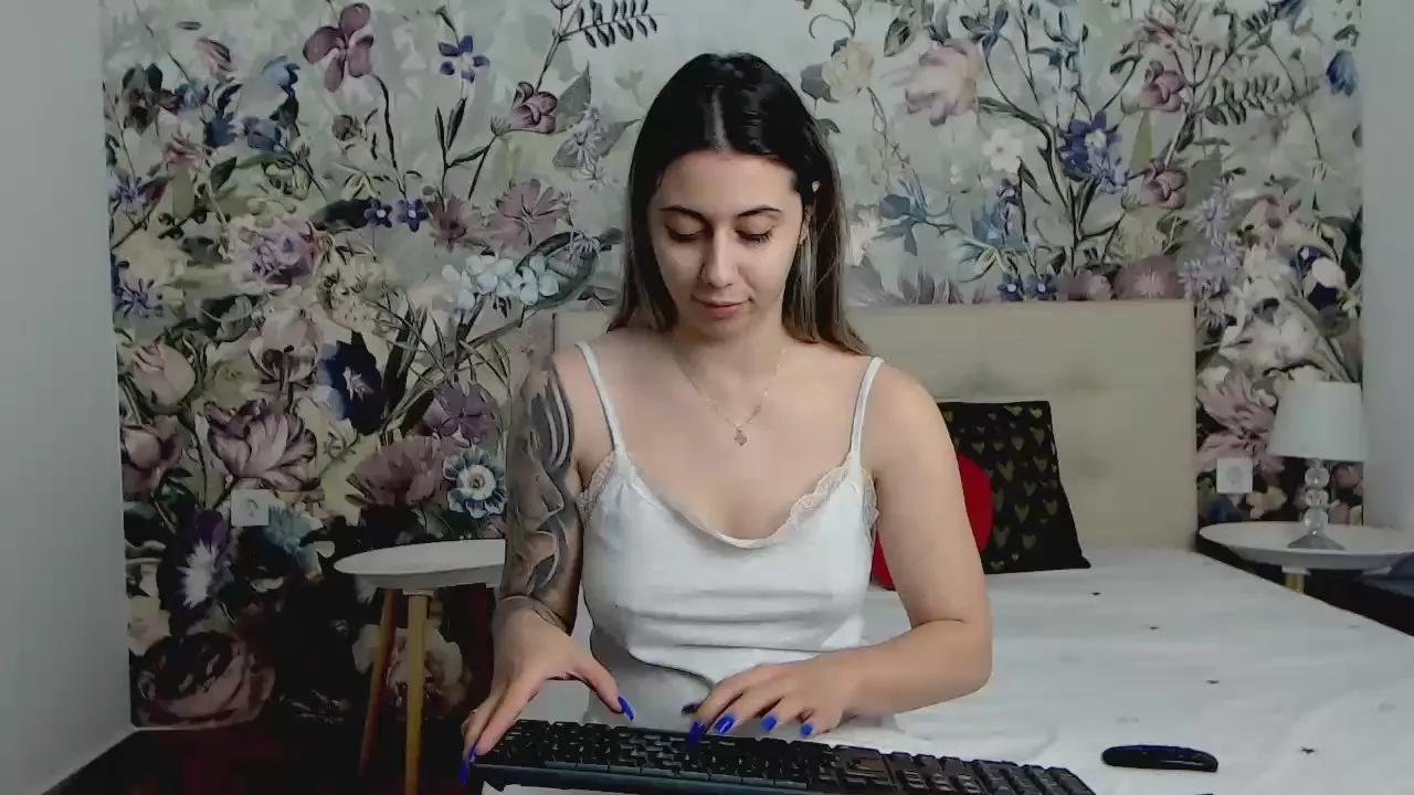RoseDiamond06 on Cam4 