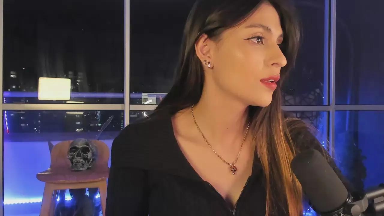 Offline rossaquenn on Cam4