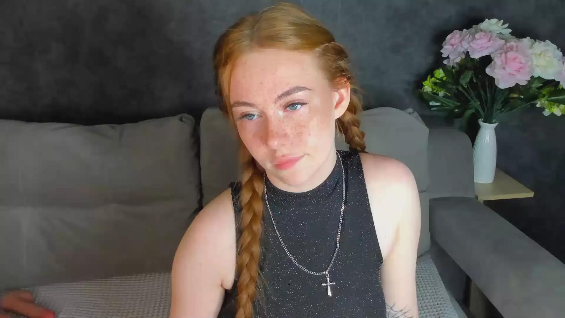 Offline Roxy_Sunny on Cam4
